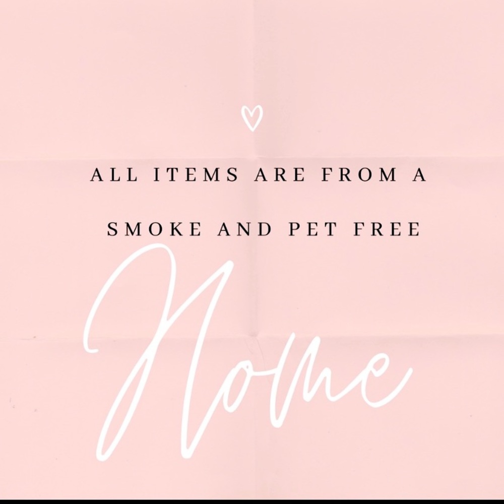 No pets no smoking. Items well kept!